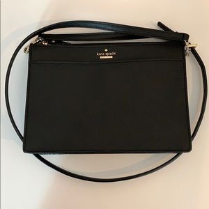 kate spade ♠️ crossbody zip. like new.
